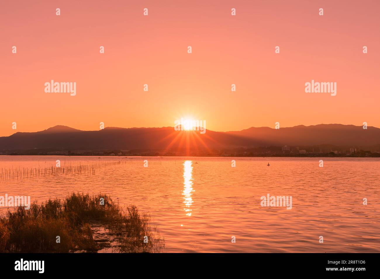 Sonnenuntergang am Biwa-See Stockfoto