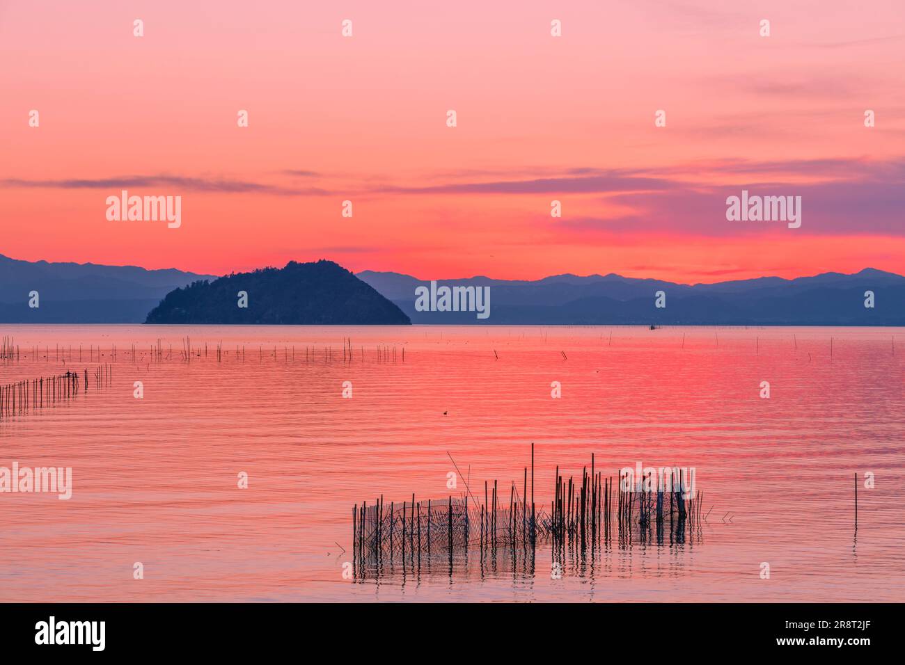 Abendlicher Blick auf den Biwa-See Stockfoto