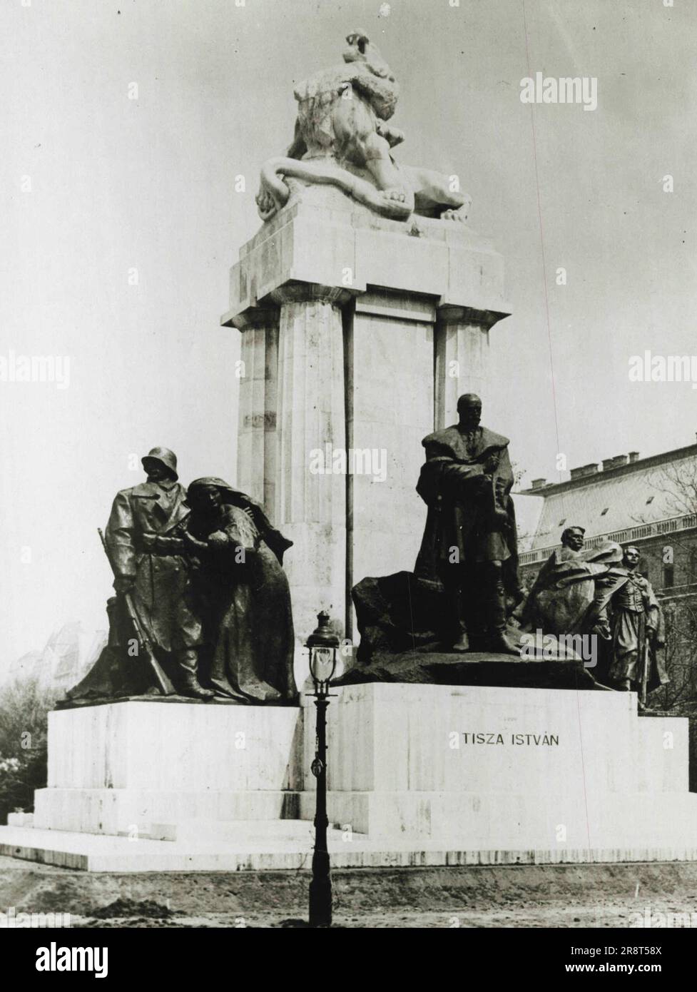 Tisza Memorial enthüllt in Budapest, Ungarn -- das Denkmal für Graf Stephen Tisza, zweimaliger Premierminister Ungarns, 1904-1905 und 1913-17, das kürzlich enthüllt wurde. 4. Juni 1934. Stockfoto