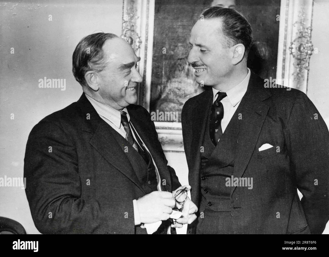 Herr oswald pirow Fotos und Bildmaterial in hoher Auflösung Alamy