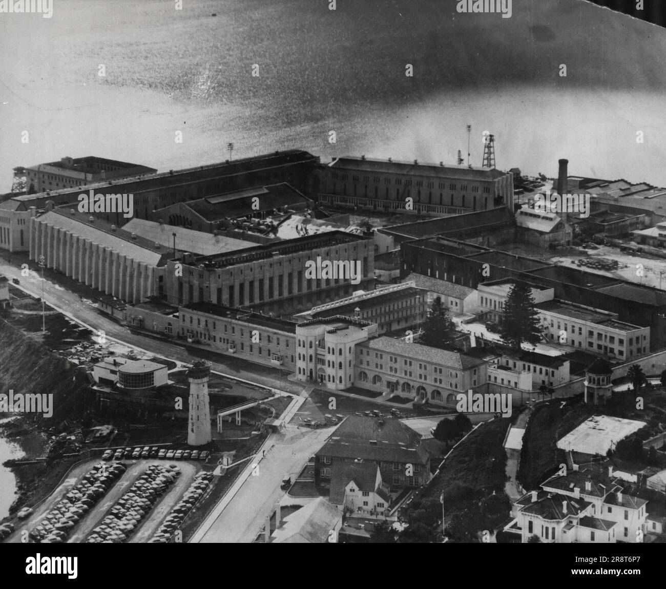 Dies ist ein Luftblick auf das kalifornische Staatsgefängnis in San ...