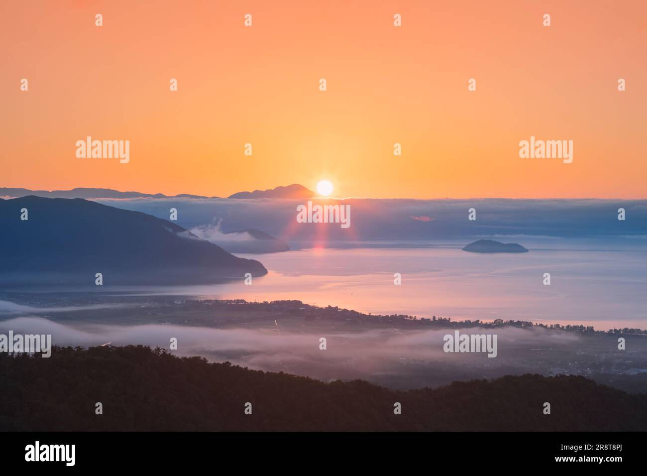 Morgensonne und Biwa See der Wolken Stockfoto