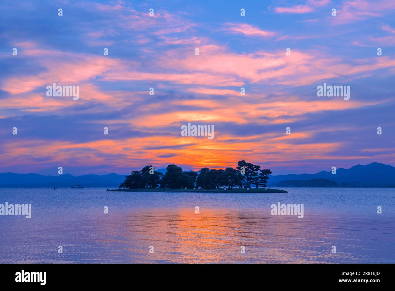 Abendlicher Blick auf den Shinji-See Stockfoto