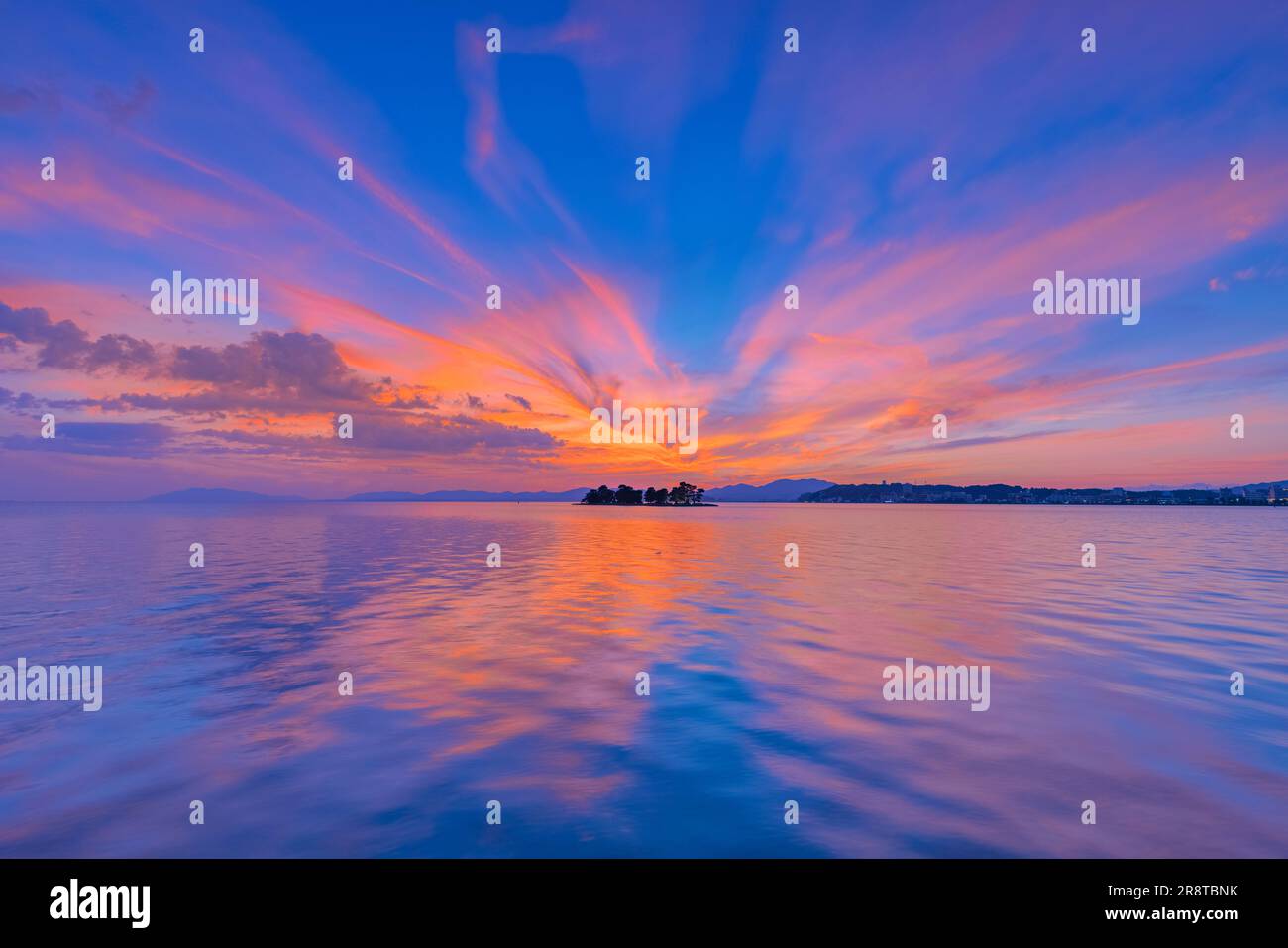 Abendlicher Blick auf den Shinji-See Stockfoto