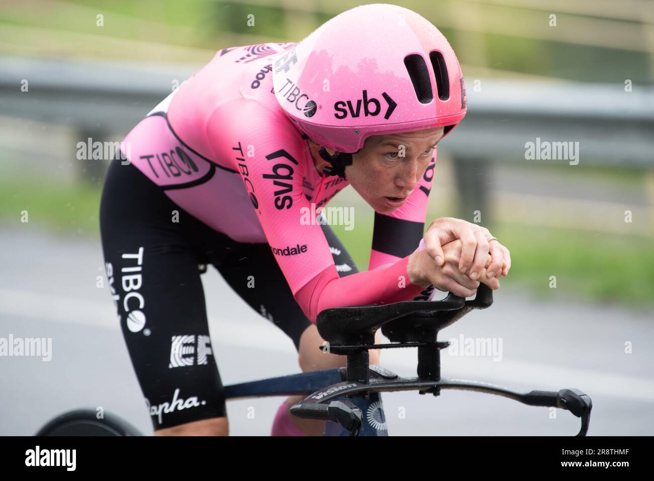 Oak Ridge, Tennessee, USA. 22. Juni 2023. USA Cycling Time Trial National Championships, Oak Ridge, Tennessee, USA. 22. Juni 2023. Lauren Stephens vom EF Education Frauen Radsport Team belegt zweiten Platz im Individualzeitversuch für Frauen. Kredit: Casey B. Gibson/Alamy Live News Stockfoto