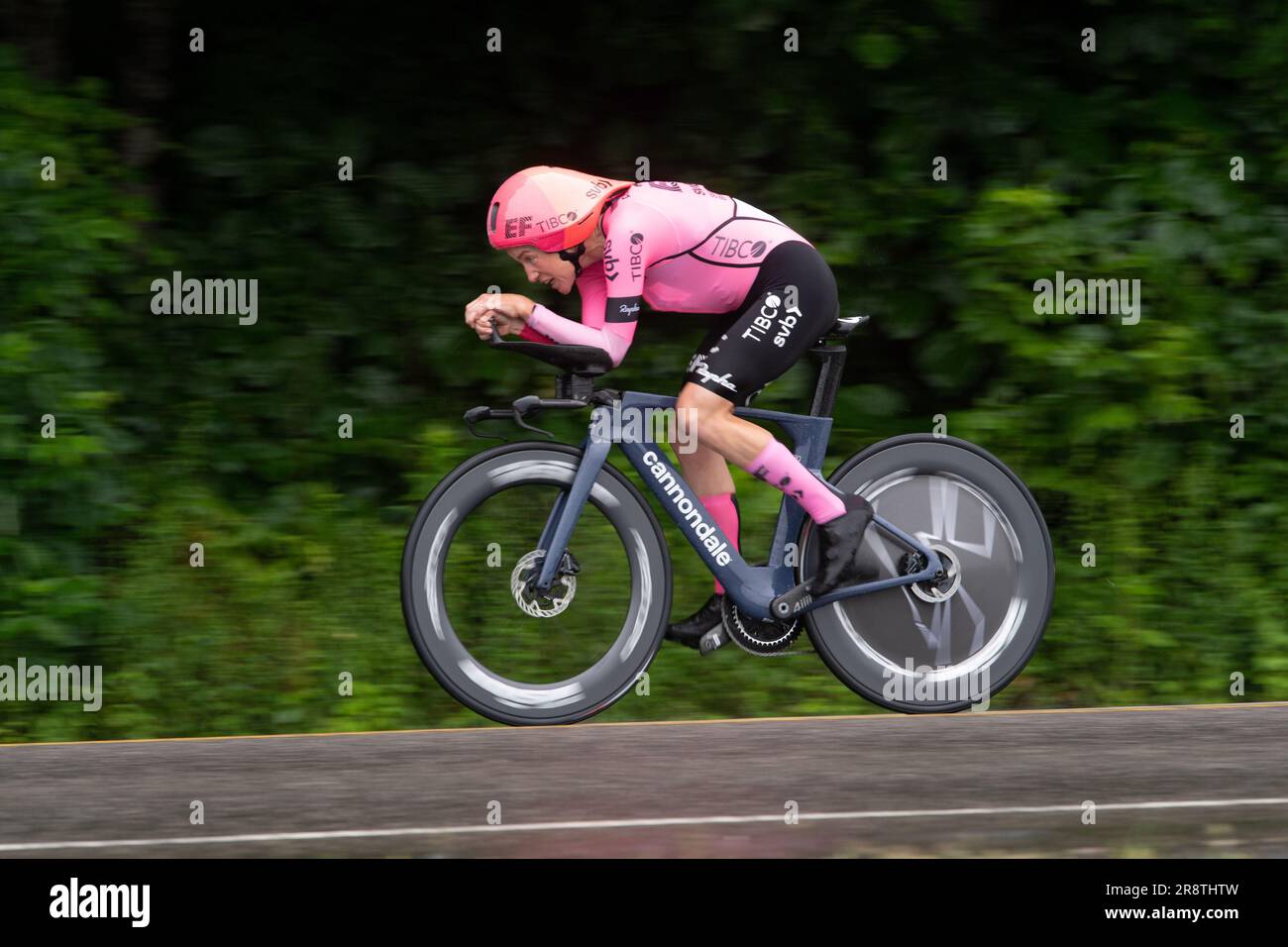 Oak Ridge, Tennessee, USA. 22. Juni 2023. USA Cycling Time Trial National Championships, Oak Ridge, Tennessee, USA. 22. Juni 2023. Lauren Stephens vom EF Education Frauen Radsport Team belegt zweiten Platz im Individualzeitversuch für Frauen. Kredit: Casey B. Gibson/Alamy Live News Stockfoto