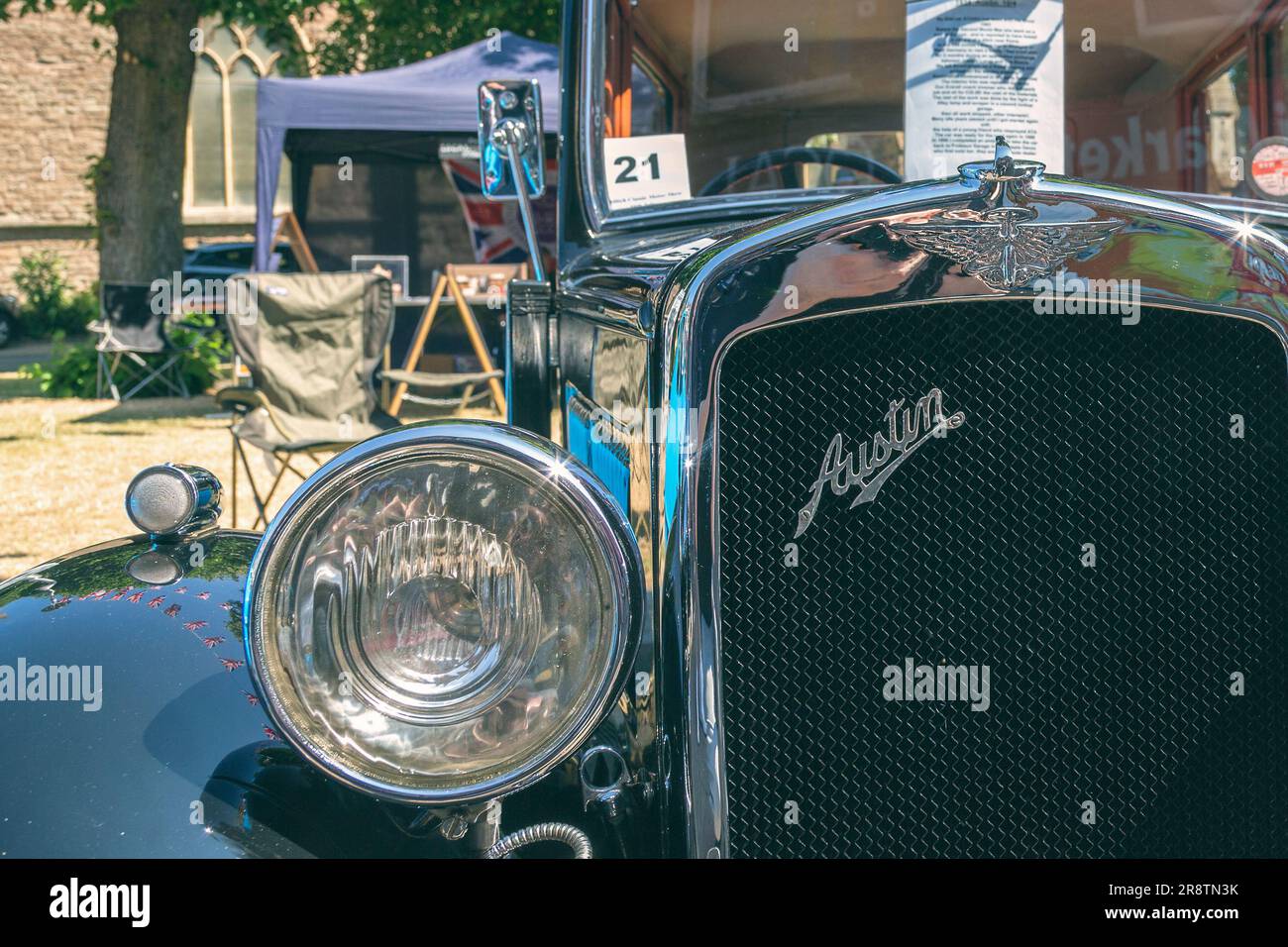 Frontdetail eines Austin Ten mit einem Austin Emblem auf dem Kühlergrill. Das war Austins meistverkauftes Auto in den 1930er Jahren Stockfoto