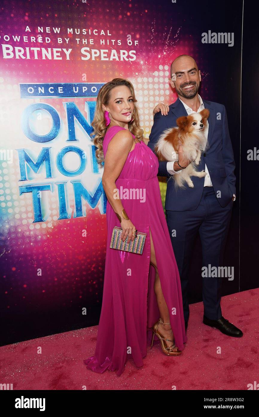 New York, New York, USA. 22. Juni 2023. Ashley Arcement, James Olmstead, anwesend für ONCE UPON A OTHER OPENING Night am Broadway, Marquis Theatre, New York, NY 22. Juni 2023. Kredit: Kristin Callahan/Everett Collection/Alamy Live News Stockfoto