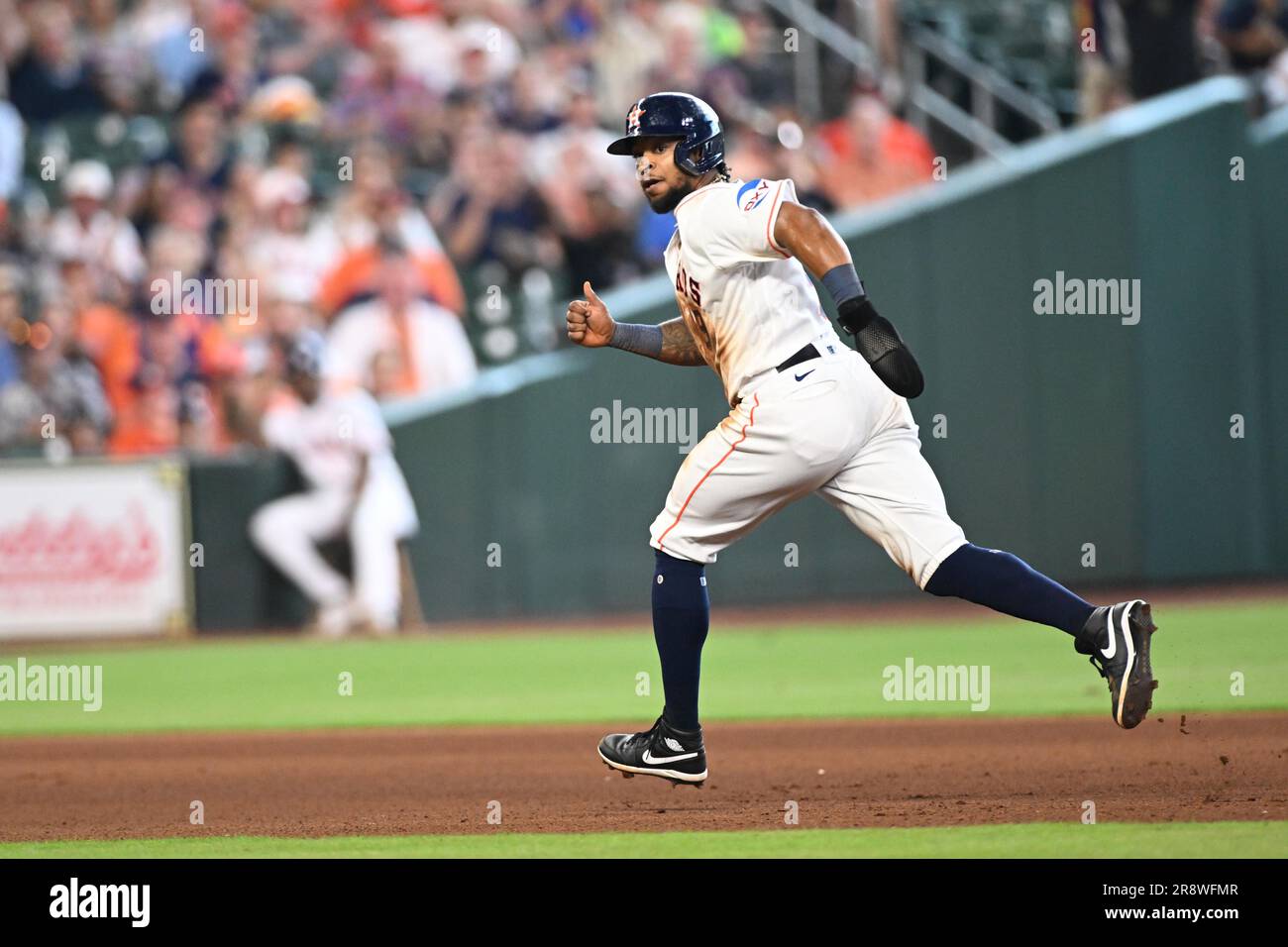 Der New York Mets Center Fielder BANDON NIMMO (9) läuft während des MLB-Spiels zwischen den New York Mets und im siebten Inning zur dritten Base Stockfoto