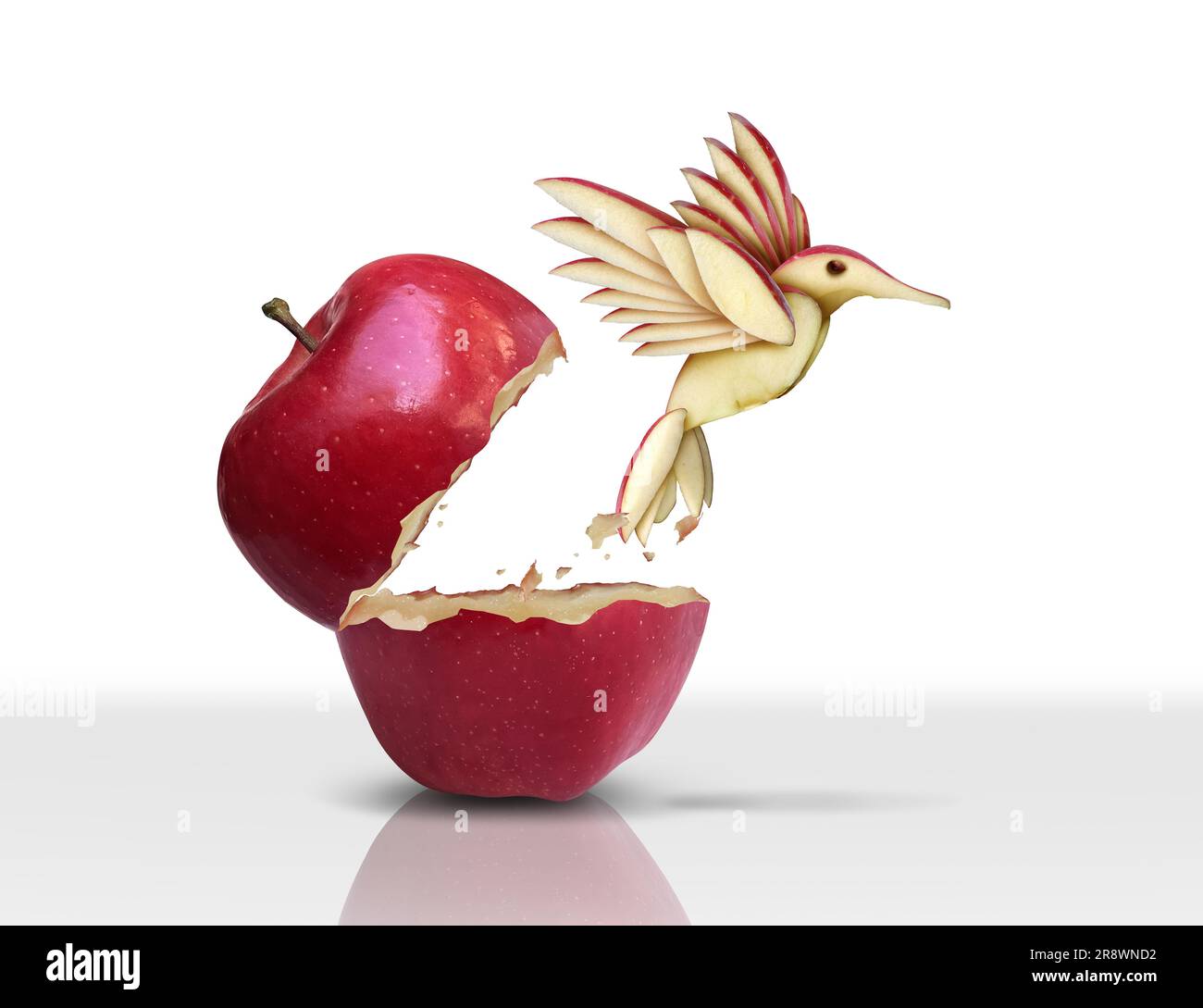 Innovatives bahnbrechendes Konzept als roter Apfel, das sich durch Innovation und Evolution in einen fliegenden Vogel als geschäftliche Metapher verwandelt. Stockfoto