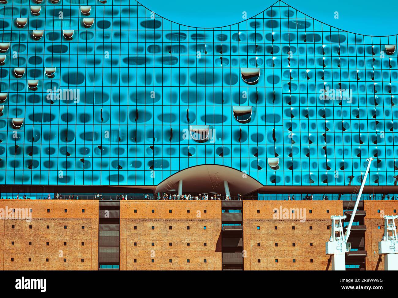 Nahaufnahme der Elbphilharmonie in Hamburg. Stockfoto