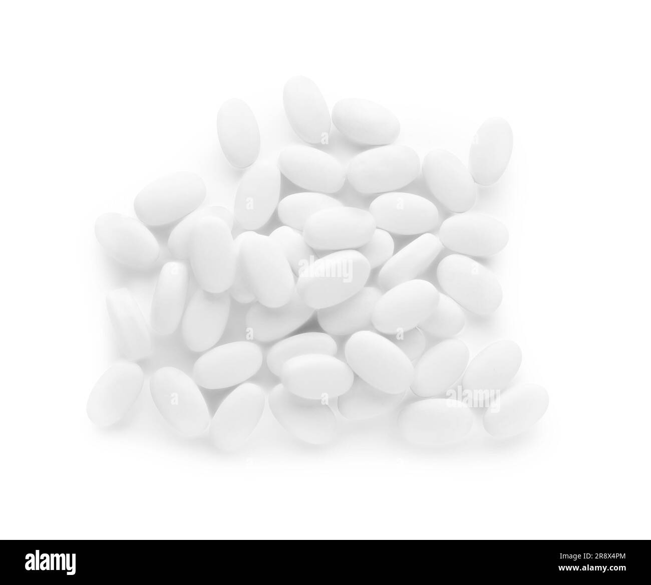 Leckere Minzbonbons auf weißem Hintergrund, Draufsicht Stockfoto