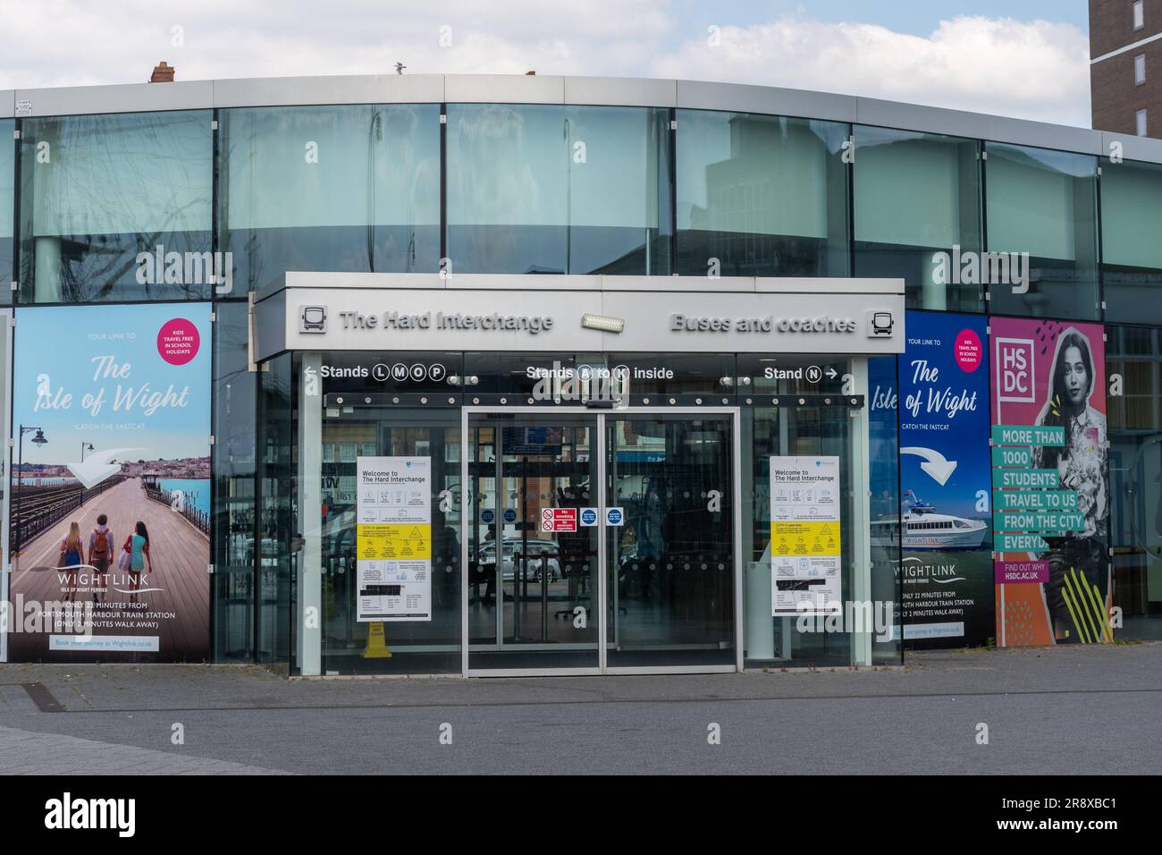 Der Hard Interchange Bus- und Busbahnhof am Hafen von Portsmouth, Hampshire, England, Großbritannien Stockfoto