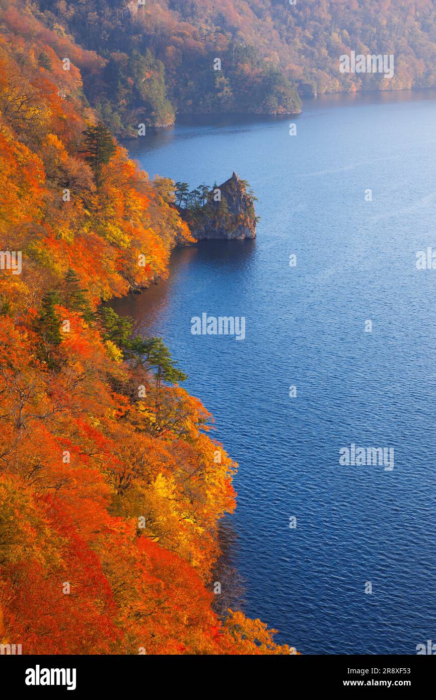 Towada See im Herbst Stockfoto