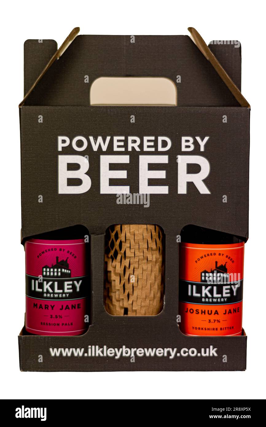 Ilkley Brewery Co. Zwei Bierflaschen und eine Geschenkbox aus Glas. Stockfoto