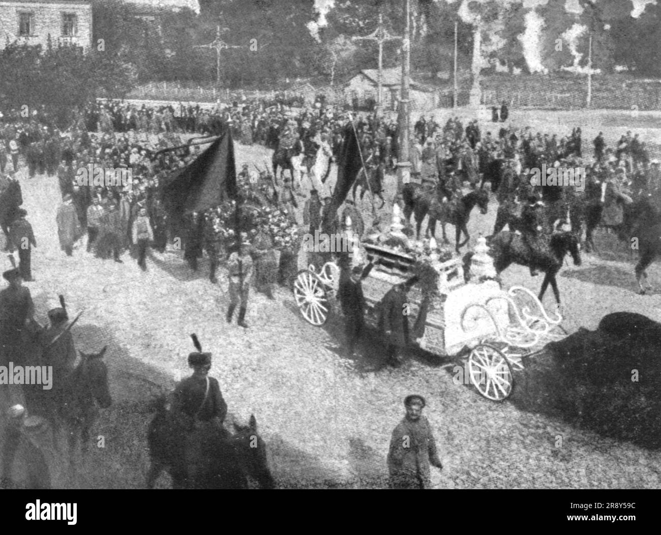 "La terreur Rouge; Pompes boicheviques; funerailles du terroriste Ouritzky a Petrograd le 1er septembre 1918", 1918. Aus „L'Album de la Guerre 1914-1919, Band 2“ [L'Illustration, Paris, 1924]. Stockfoto