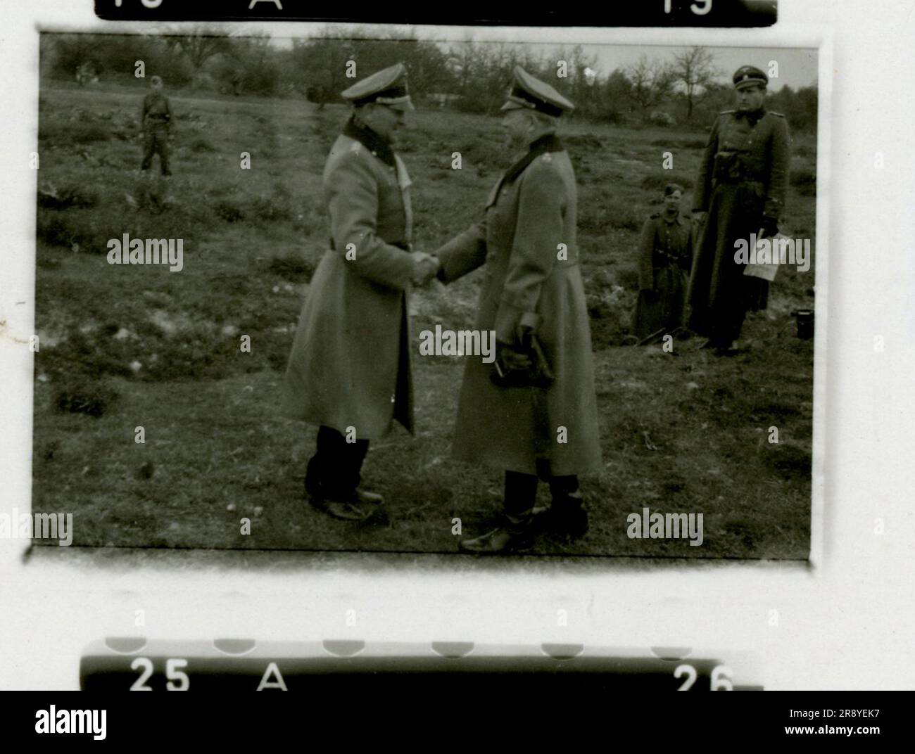 SS-Fotograf Damher, Holland 1944, tötete deutsche Militärs mit Auto, Soldatenporträt, Panther-Panzer, eine Gruppe hochrangiger Offiziere mit einer Karte. Bilder der Frontaktivitäten der Waffen-SS-Einheiten. Stockfoto