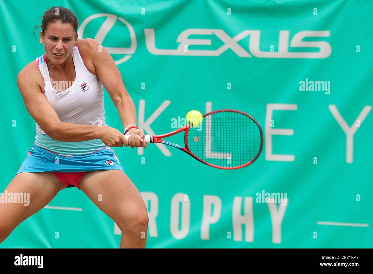 Ilkley, West Yorkshire, 23. Juni 2023. Emma Navarro von den USA während der ITF World Tennis Tour W100 Ilkley Semi- Endspiel gegen Sonay Kartal von Großbritannien Kredit: Touchlinepics/Alamy Live News Stockfoto