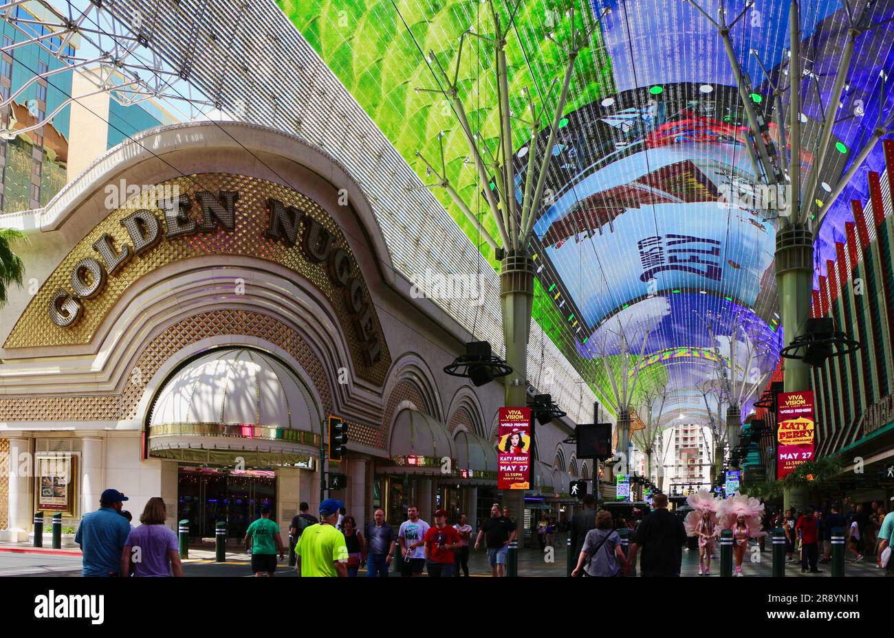 Golden Nugget Luxushotel und Kasino mit dem riesigen LED-Baldachin über dem Einkaufszentrum der Fremont 129 Fremont Street Downtown Las Vegas Nevada USA Stockfoto