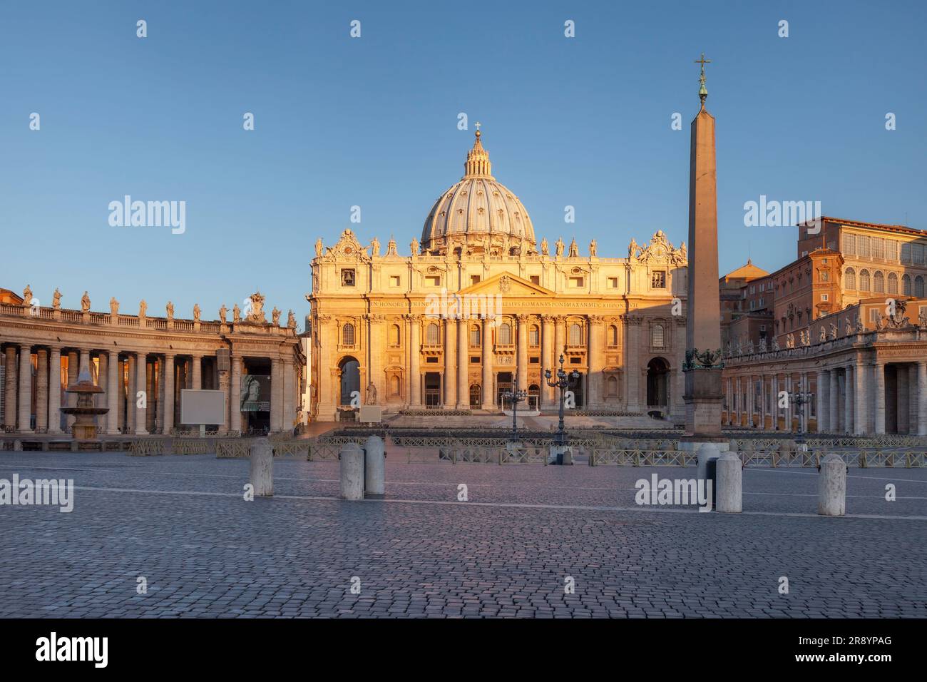 Am frühen Morgen auf der Piazza San Pietro, Vatikanstadt, Rom, Italien Stockfoto