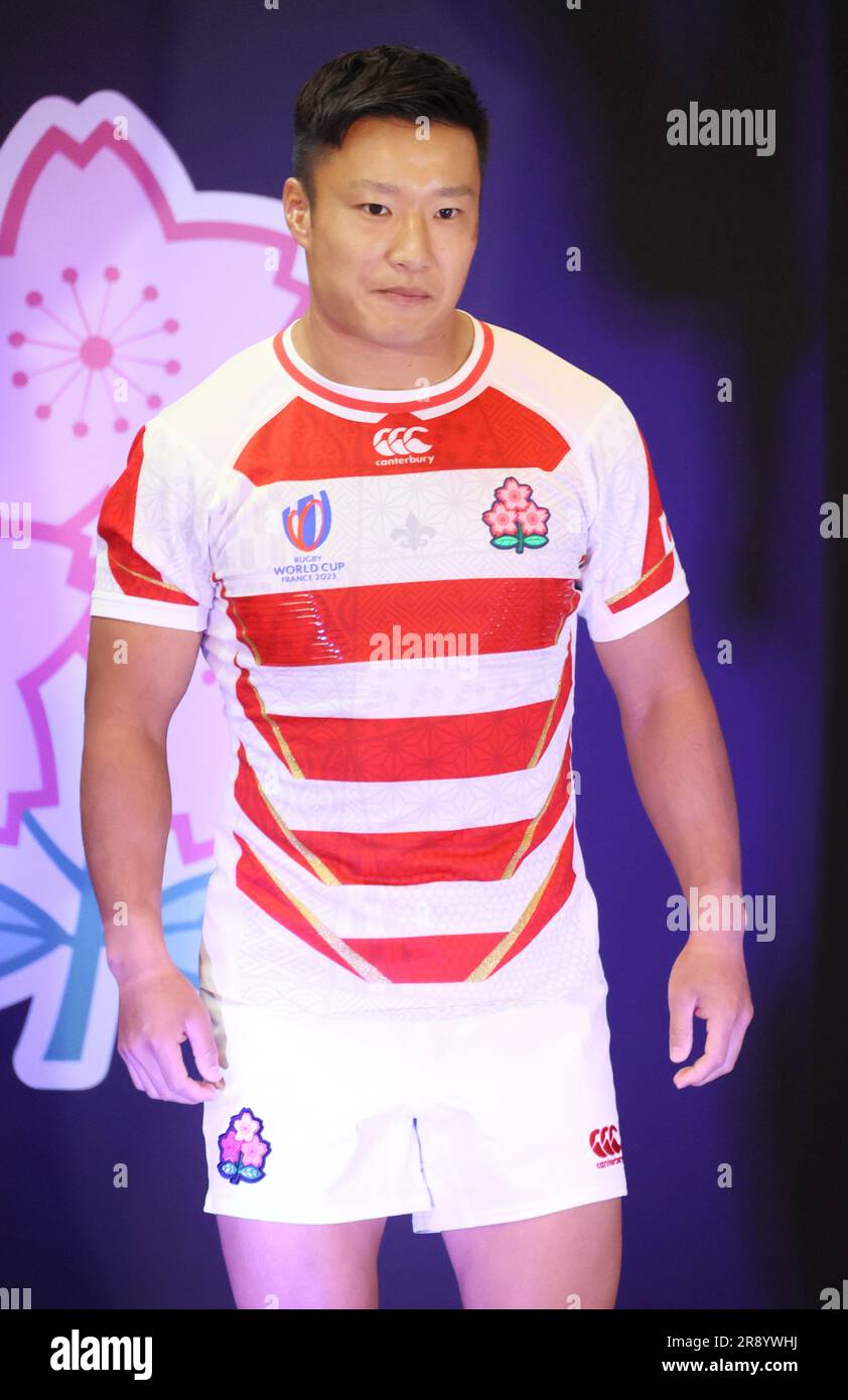 Tokio, Japan. 23. Juni 2023. Japans Rugby-Nationalmannschaft Naoto Saito posiert für Fotos, während die neuen Nationalmannschaftsuniformen am Freitag, den 23. Juni 2023 in Tokio vorgestellt werden. Mitglieder der japanischen Nationalmannschaft werden die neuen Trikots aus dem nächsten Match gegen All Black XV im nächsten Monat tragen. (Foto: Yoshio Tsunoda/AFLO) Stockfoto