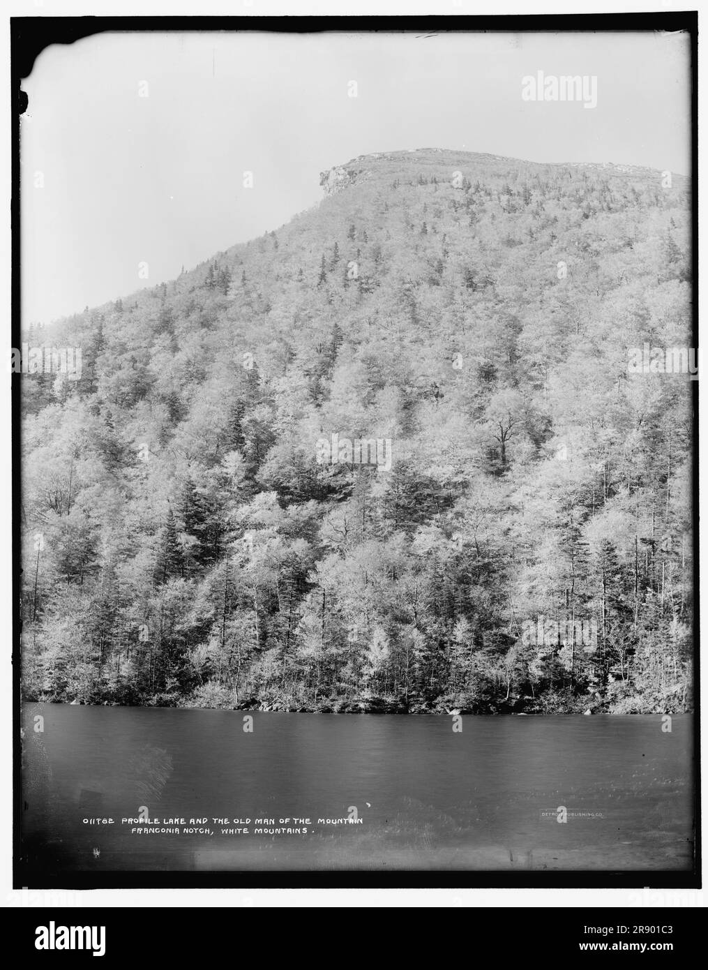 Profile Lake und Old man of the Mountain, Franconia Notch, White Mountains, zwischen 1890 und 1901. Stockfoto