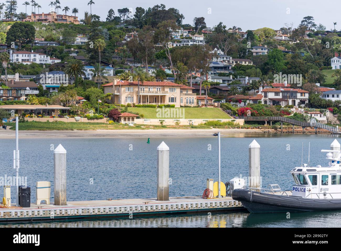 Hafen von San Diego und Bootsanlegestelle im Shelter Island Shoreline Park. San Diego, Kalifornien, USA. Stockfoto