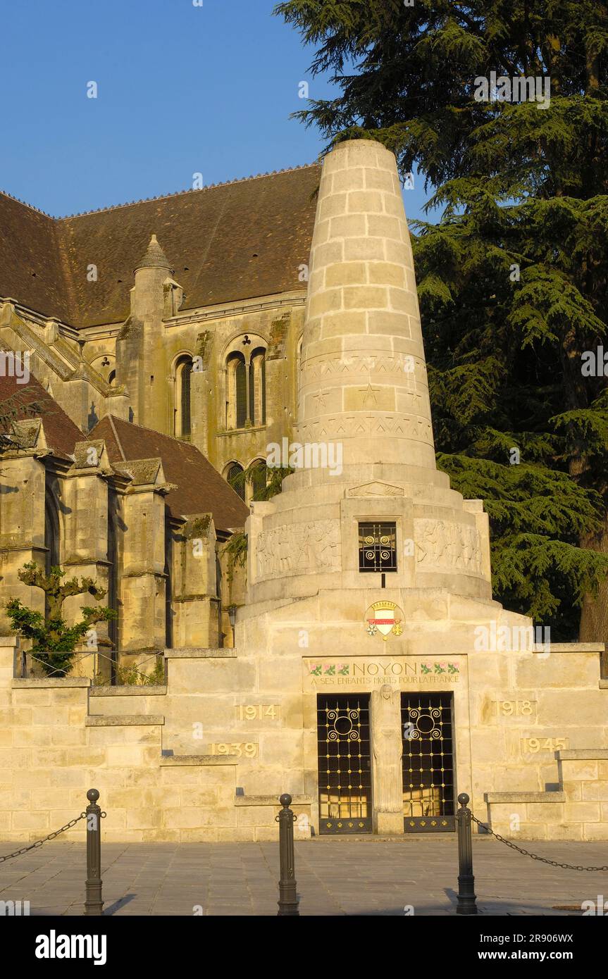 Kriegsdenkmal, Kathedrale Notre-Dame, Noyon, Oise, Picardie, Frankreich Stockfoto