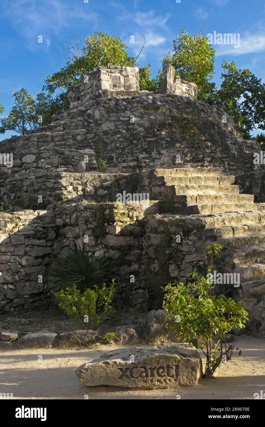 Mayan Pyramide, Xcaret Ecological Park, in der Nähe von Playa del Carmen, Riviera Maya, Quintana Roo, Yucatan, Mexiko Stockfoto