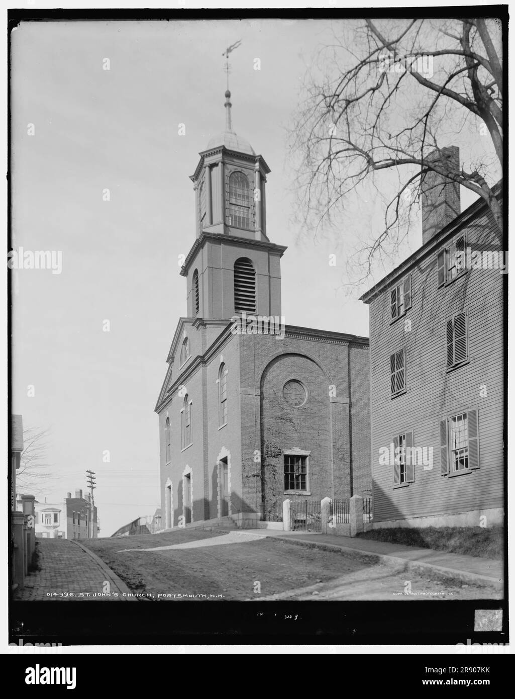 St. John's Church, Portsmouth, N.H., c1902. Ziegelgebäude, entworfen von Alexander Parris und erbaut im Jahr 1807, die erste Ziegelkirche im Staat New Hampshire. Stockfoto