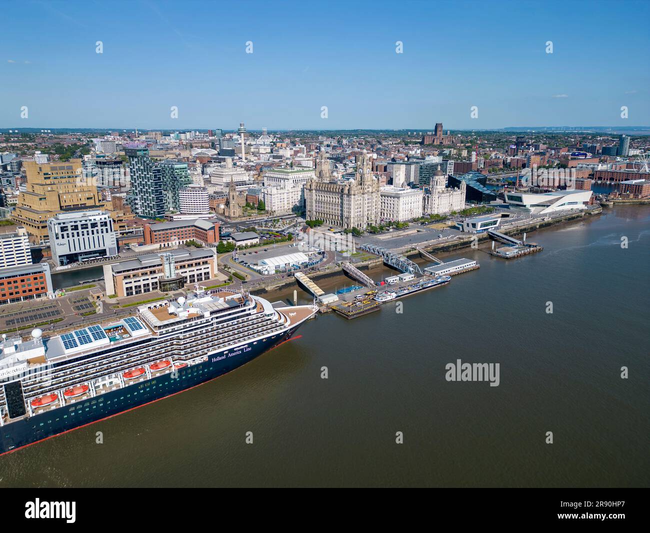 Frau Zuiderdam Kreuzfahrtschiff legte im Hafen von Liverpool für einen Tagesstopp in England an Stockfoto