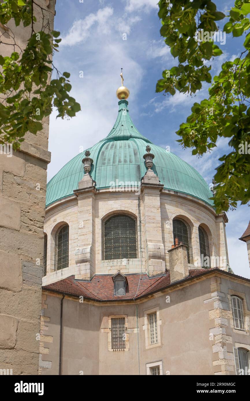 Die Kuppel des Museums für Heilige Kunst, Dijon, Frankreich. Stockfoto