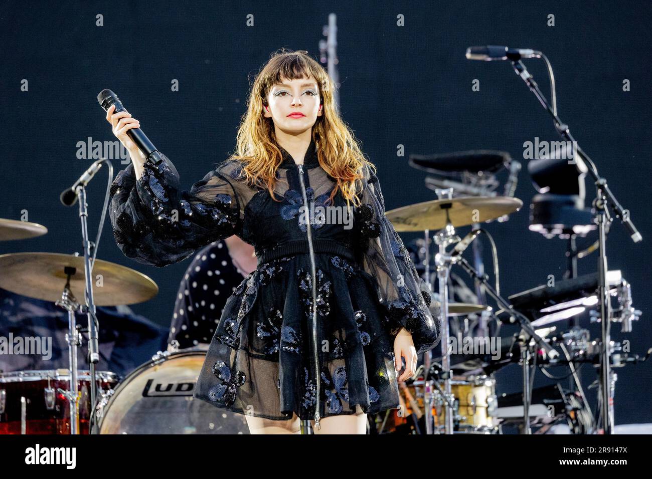 Neapel Italien 21. Juni 2023 Chvrches - Coldplay Eröffnung - live im Diego Armando Maradona Stadion © Andrea Ripamonti / Alamy Stockfoto