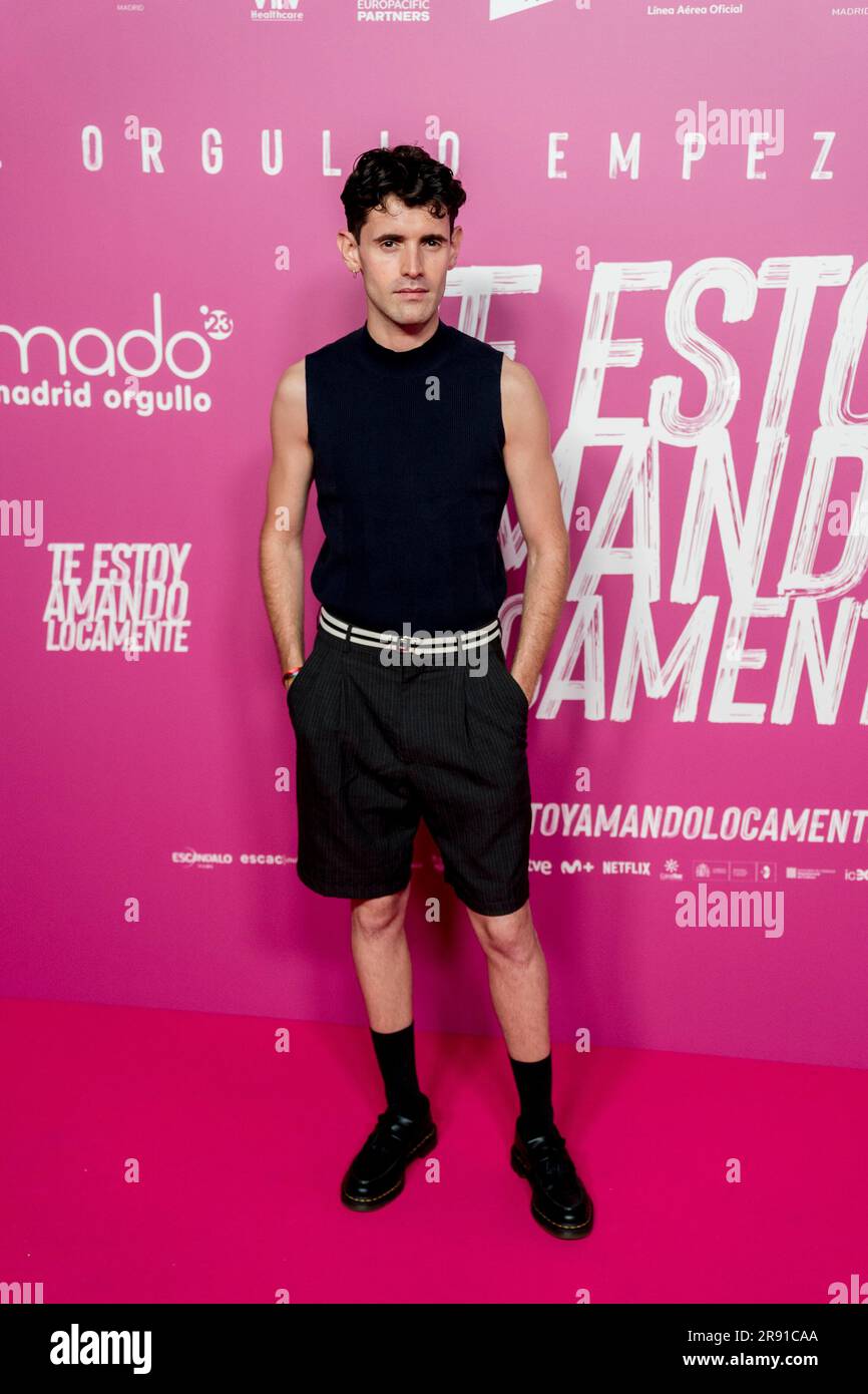 Actor Iñaki Mur poses at the photocall of the film 'Te estoy amando locamente' during the opening of MADO Madrid Orgullo, at the Institut Français Madrid, June 23, 2023, in Madrid (Spain). The film is set in the context of the 1977 Andalusian LGTBI movement and arrives in theaters on July 7. JUNE 23;2023;CINEMA;FILM;LGTBI;COLLECTIVE;PRIDE;MADO A. Pérez Meca / Europa Press 06/23/2023 (Europa Press via AP) Stockfoto