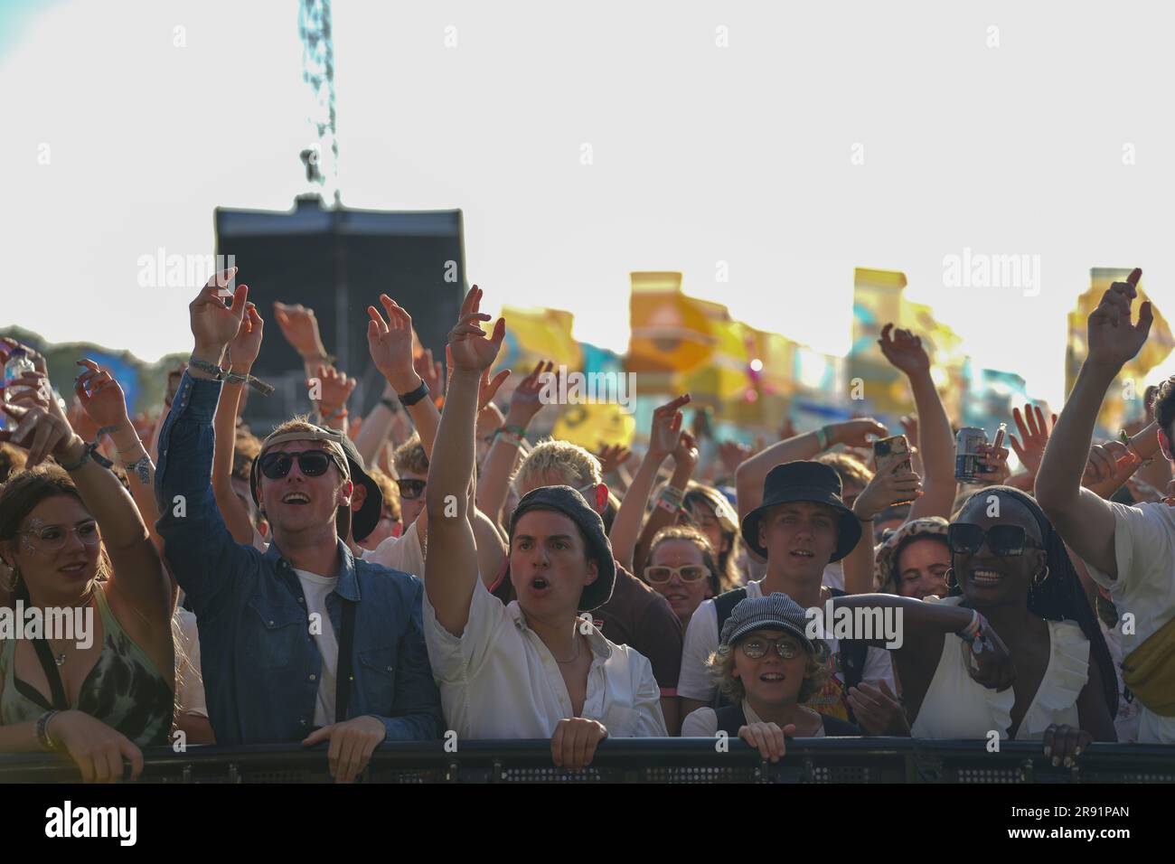 Pilton, Somerset, Großbritannien. 23. Juni 2023 Joey Bada$$ tritt auf der West Holts Bühne auf - Glastonbury Festival 2023 Kredit: Scott Gouldsbrough/Alamy Live News Stockfoto