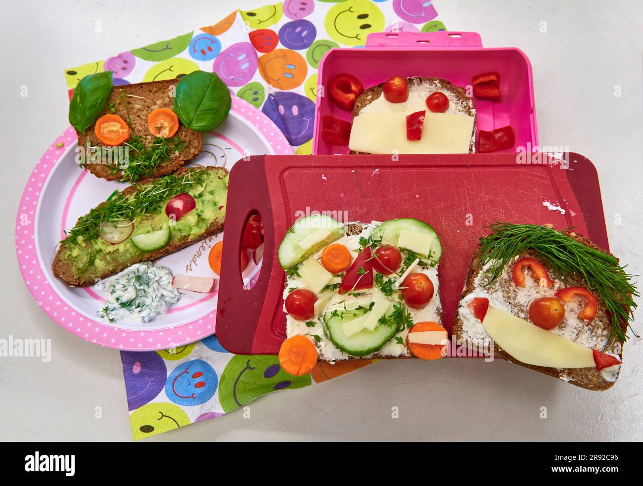 Lustige Brotgesichter Stockfoto