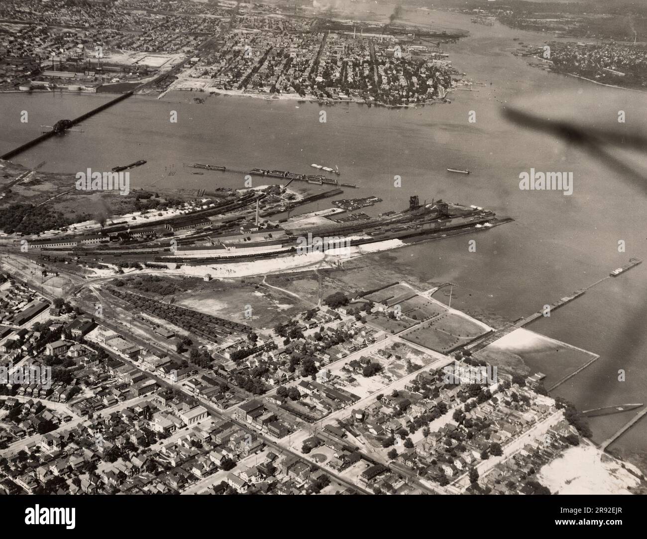 Blick auf South Amboy, NJ, mit der River Draw Bridge am 29. Juli 1924 Stockfoto