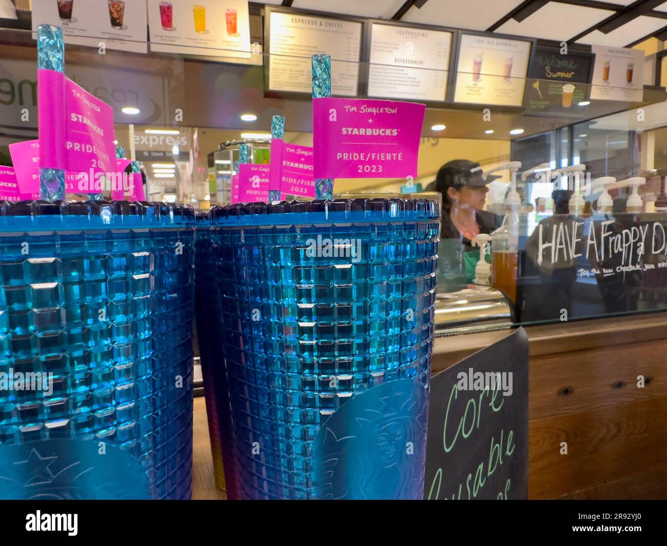 Anderson, CA, USA, 23. Juni 2023. Starbucks auf der Balls Ferry Road