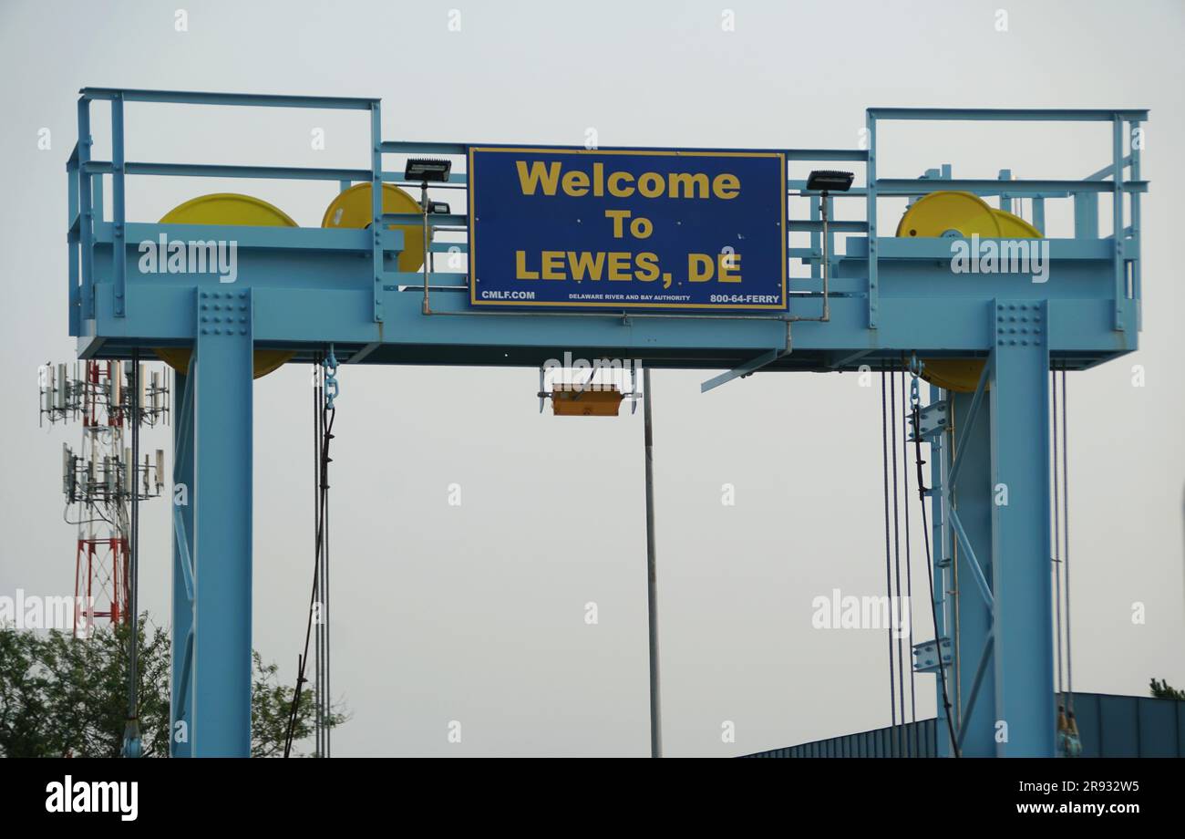 Delaware, USA - 18. Juni 2023 - Willkommensschild am Terminal nahe Cape May - Lewes Ferry Stockfoto