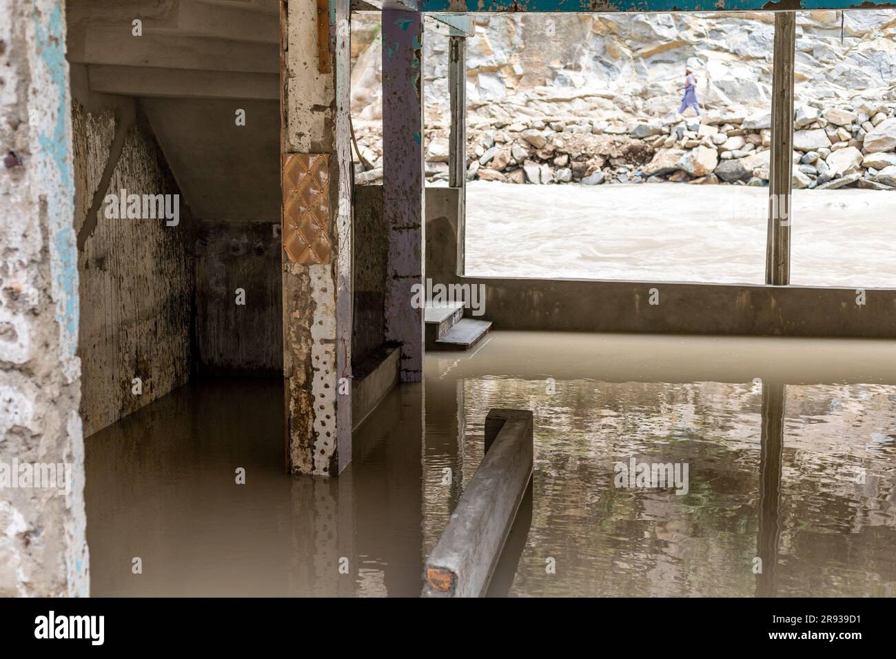 Die Flut hat die Geschäfte und Hotels in Bahrain swat, Pakistan, beschädigt. Stockfoto