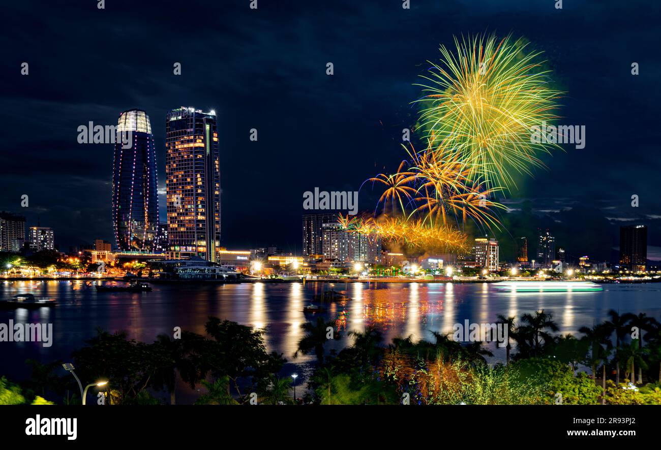 Da Nang Internationales Feuerwerksfestival 2023, Da Nang, Vietnam. Foto aufgenommen am 2023. Juni Stockfoto