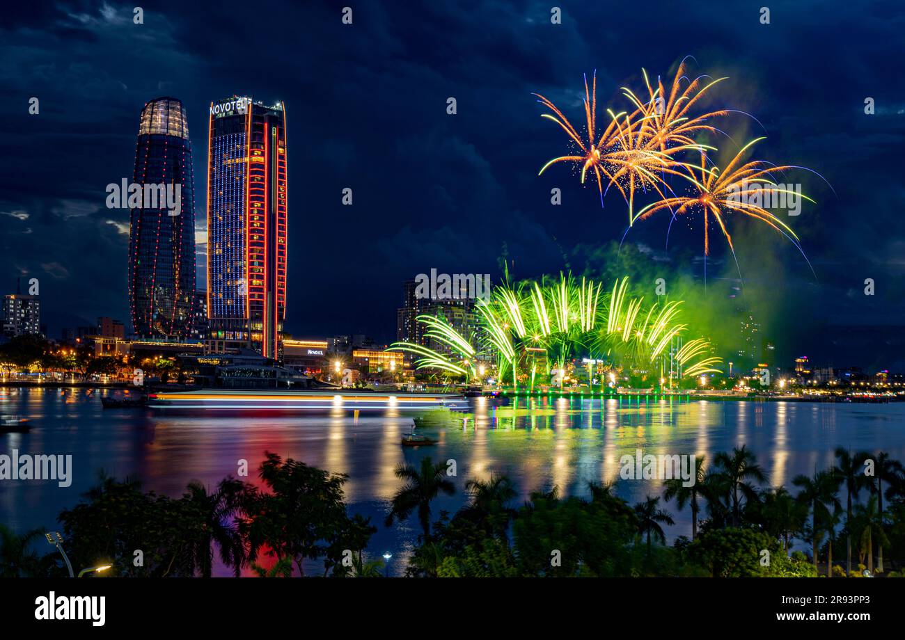 Da Nang Internationales Feuerwerksfestival 2023, Da Nang, Vietnam. Foto aufgenommen am 2023. Juni Stockfoto