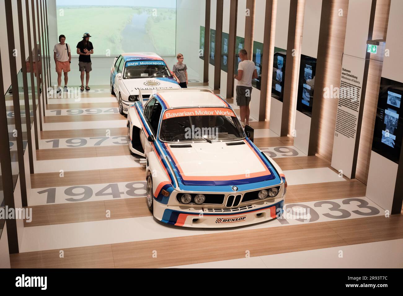 München, Deutschland - 22. Juni 2023: BMW M3 Rennwagen im BMW Museum. Dieses Automobilmuseum in der Nähe des Olymp zeigt die Geschichte von BMW Stockfoto