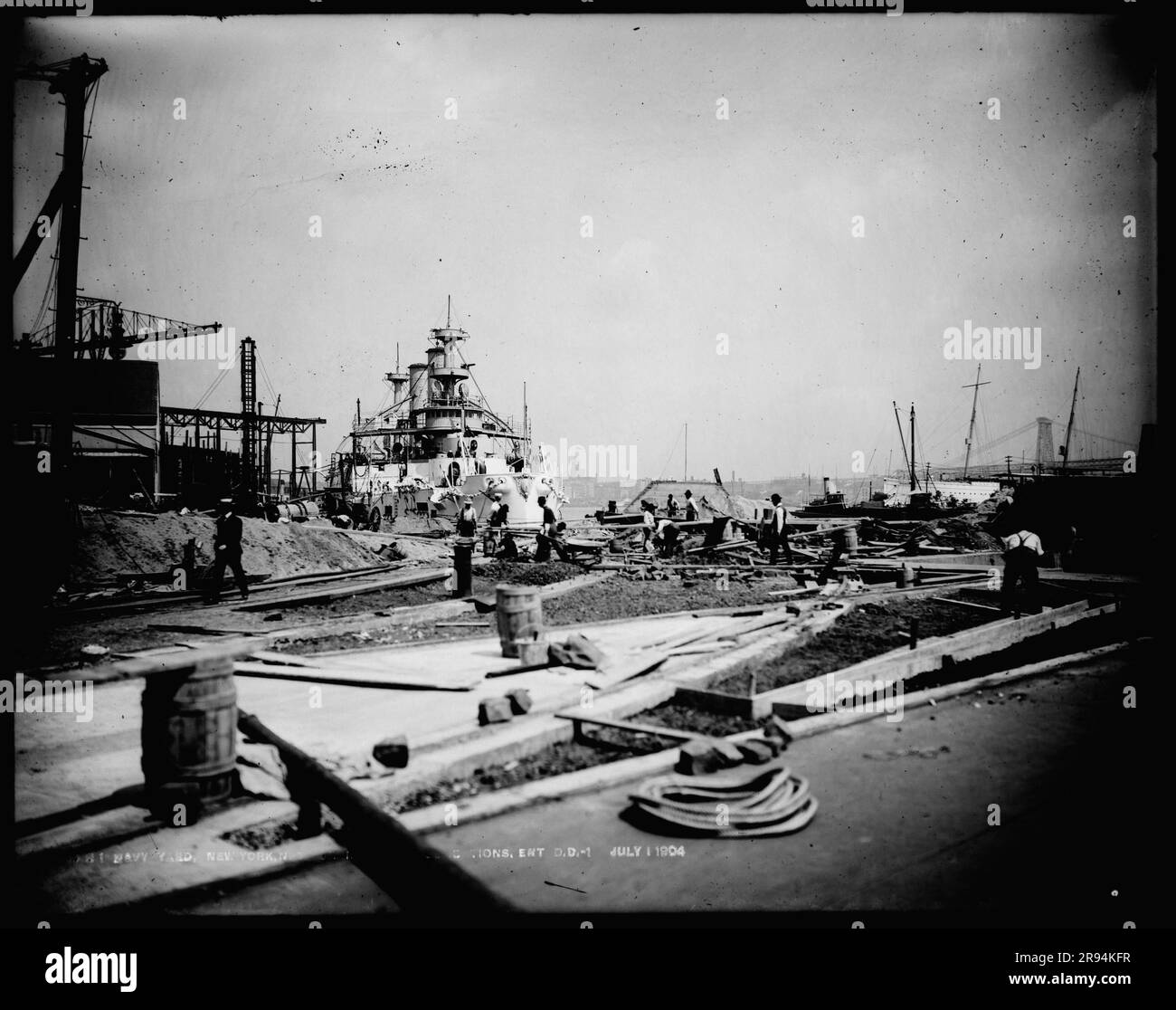 Krangleisen-Fundamente, Auf Trockendock 1. Glasplatten-Negative für den Bau und die Reparatur von Gebäuden, Einrichtungen und Schiffen am New York Navy Yard. Stockfoto