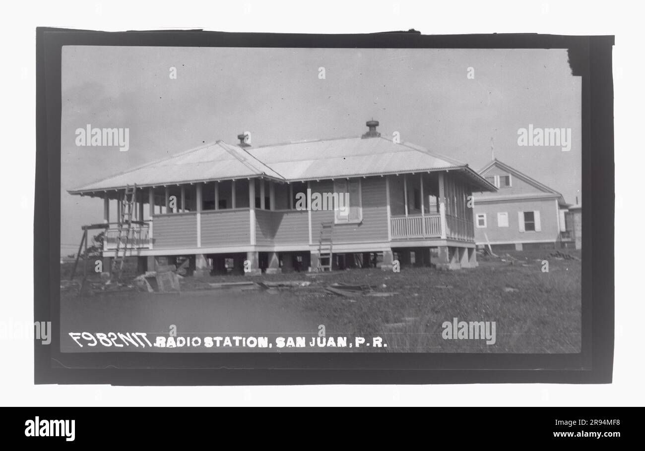 Radiosender, San Juan, Puerto Rico. Glasplatten-Negative für den Bau und die Reparatur von Gebäuden, Einrichtungen und Schiffen am New York Navy Yard. Stockfoto