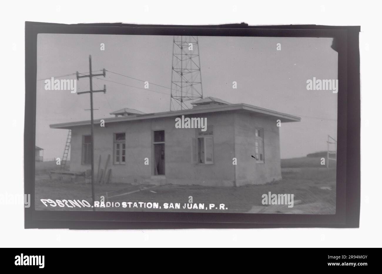 Radiosender, San Juan, Puerto Rico. Glasplatten-Negative für den Bau und die Reparatur von Gebäuden, Einrichtungen und Schiffen am New York Navy Yard. Stockfoto