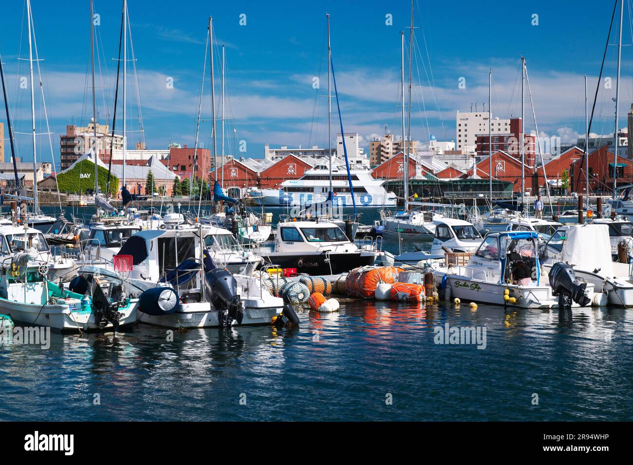 Yachthafen und Lagerhallen von Red Brick Stockfoto