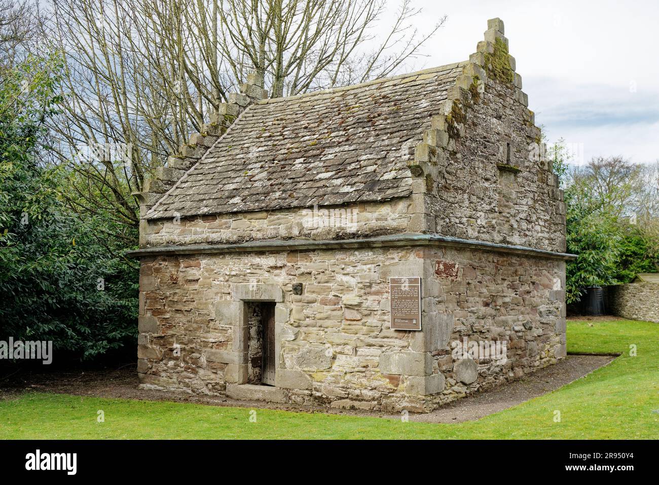 Tealing Dovecot erbaut 1595 von Sir David Maxwell aus Tealing bei Dundee, Schottland. Außen. Enthielt 500+ Taubennistkästen. Quelle der Winternahrung Stockfoto