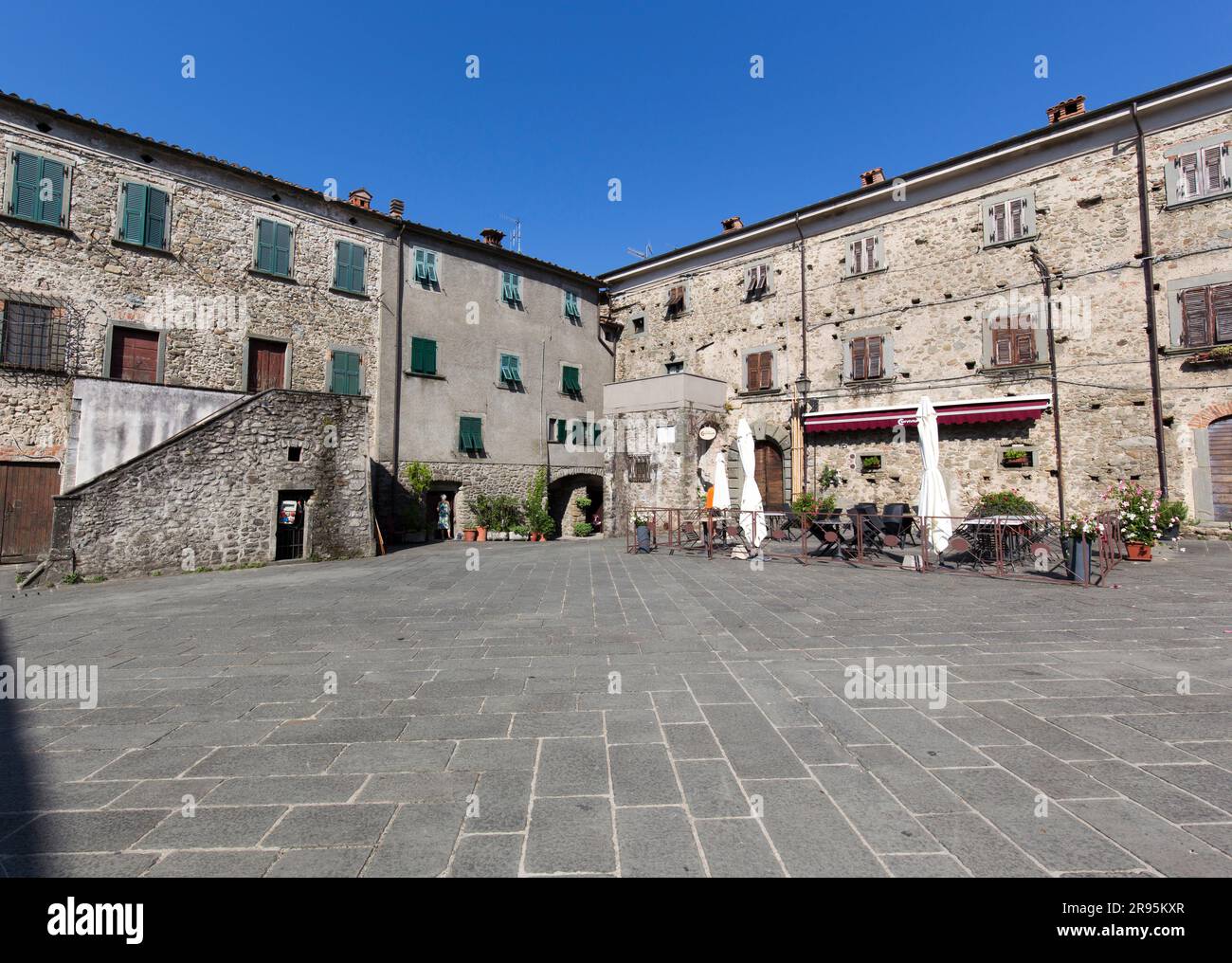 Lunigiana, Italien - 14. August 2020: Blick auf die kleine Stadt entlang der Via Francigena in Lunigiana Stockfoto