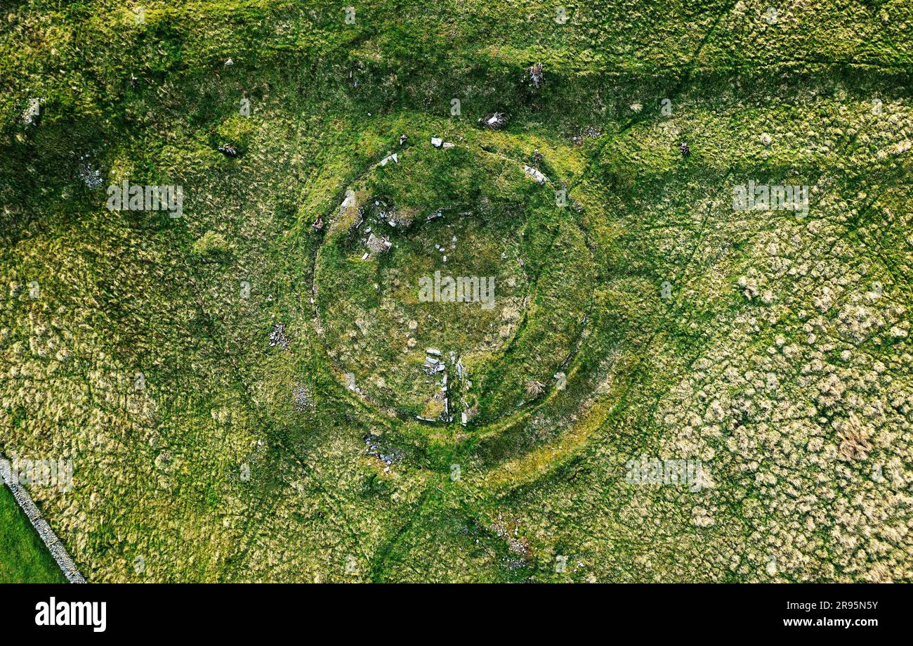 Torwoodlee prähistorisches Broch kreisförmiges Steinfundament, ca. 100 v. Chr., neben den Stadtmauern der älteren Eisenzeitfort. Mit Eingangs- und Intramuralkammern Stockfoto